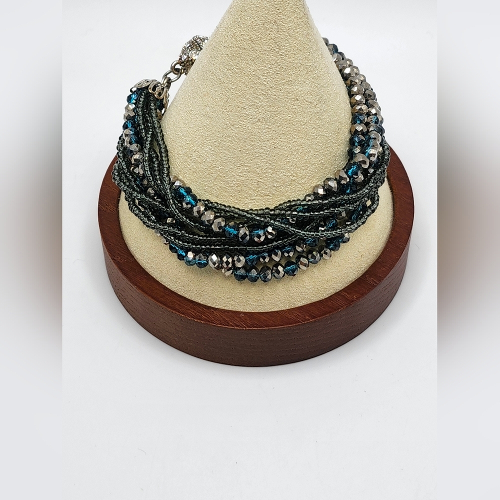 Premier Design Sparkling magnetic ball closure bracelet. Seaside beaded